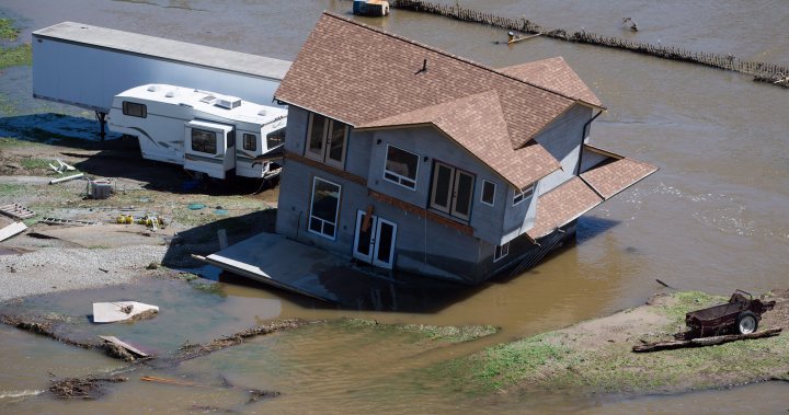 Climate change is affecting how Canadians plan to buy homes, report says – National