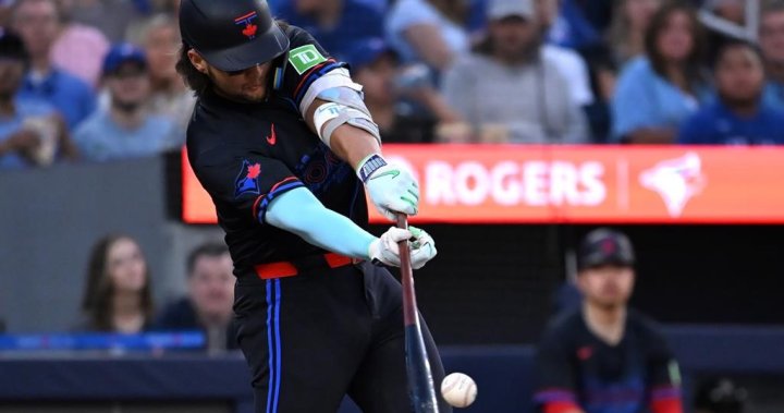 Jays shortstop Bichette to undergo finger surgery