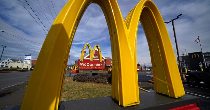 McDonald’s shares slide in wake of fatal E. coli outbreak. What to know – National