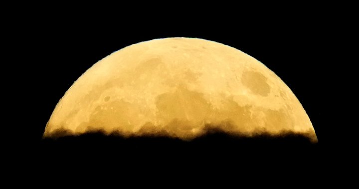 4 of 4: Last supermoon of the year to light up Canadian skies