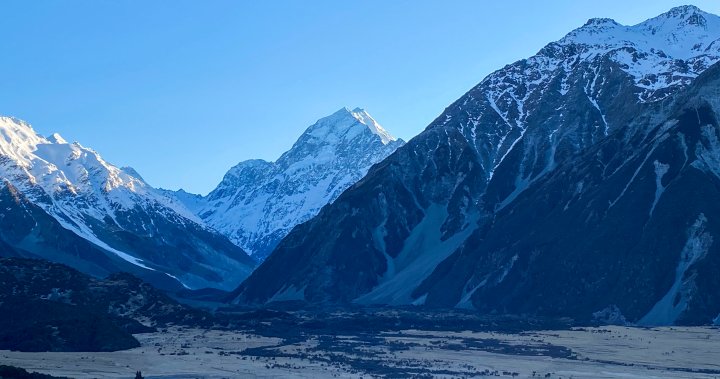 Canadian, 2 U.S. climbers presumed dead after fall on New Zealand mountain – National