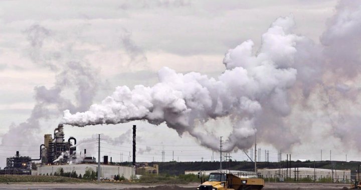 Canada sees decline in greenhouse gas emissions, but missing target: report – National